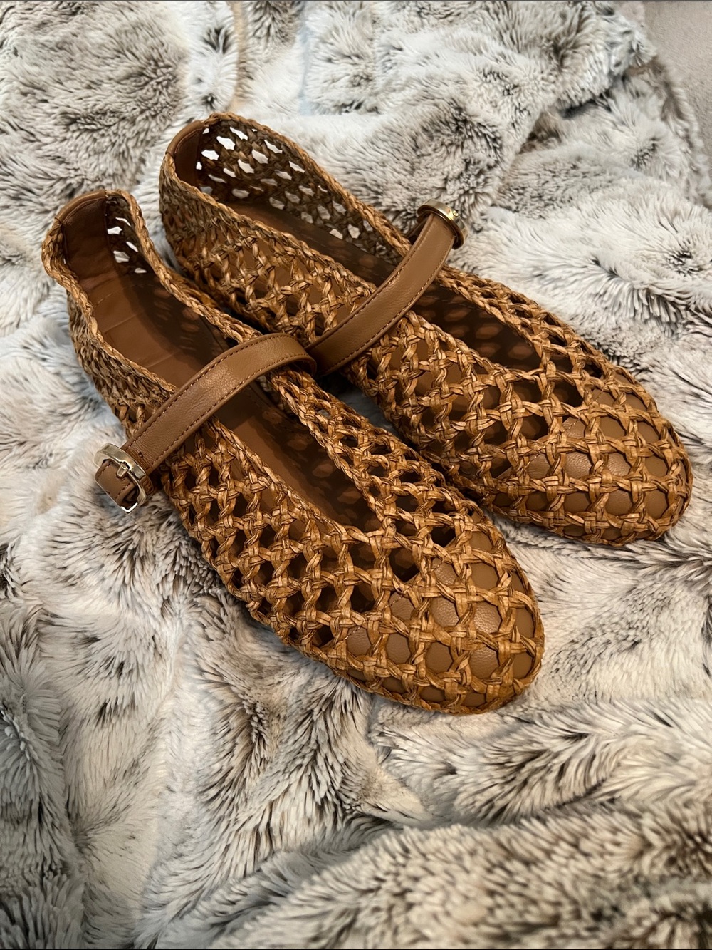 Woven flats